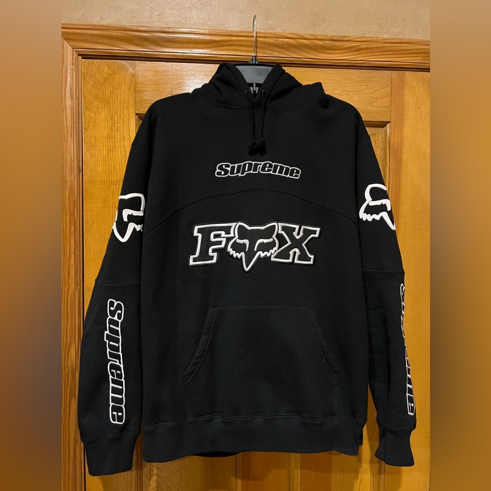 Men’s SUPREME FOX hoodie, size medium, excellent condition